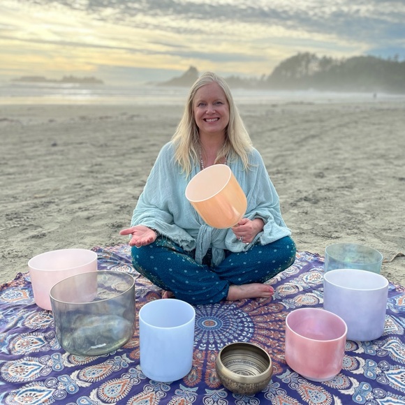 Meet your Posher, Jolie - Picture 7 of 15